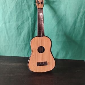 Greenbrier International Inc mini Toy Guitar